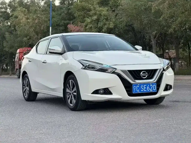 Nissan Bluebird — Фото автомобиля 3