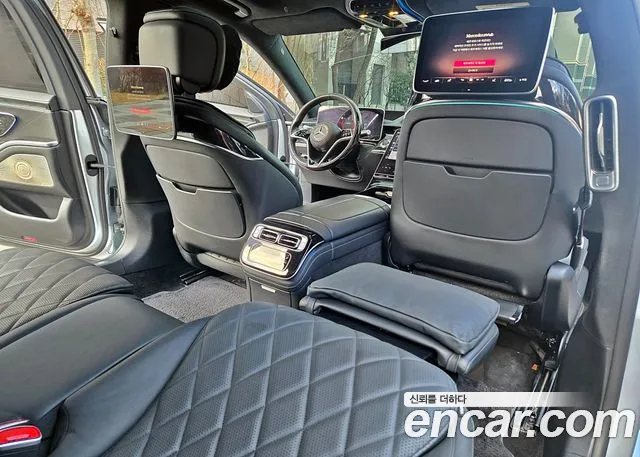 Mercedes-Benz S-Class — Фото автомобиля 12