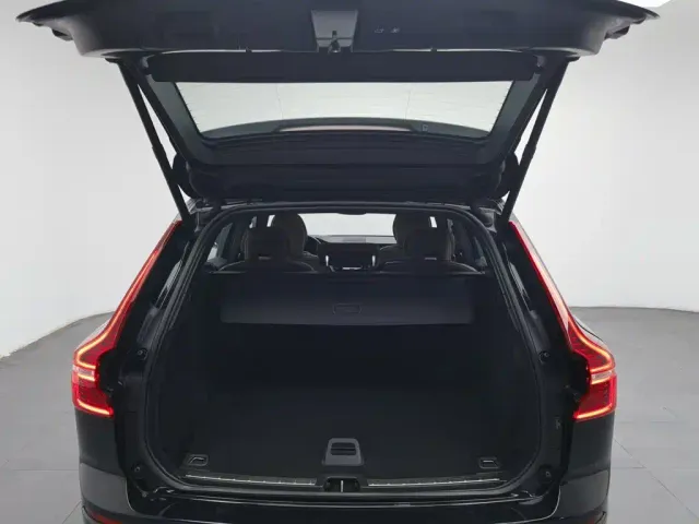Volvo XC60 — Фото автомобиля 16