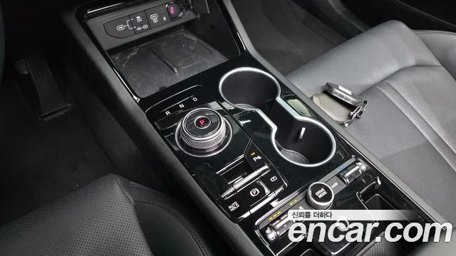 Kia K5 Новый K5 3 поколение 2.0 LPi(Для проката) — Фото автомобиля 9