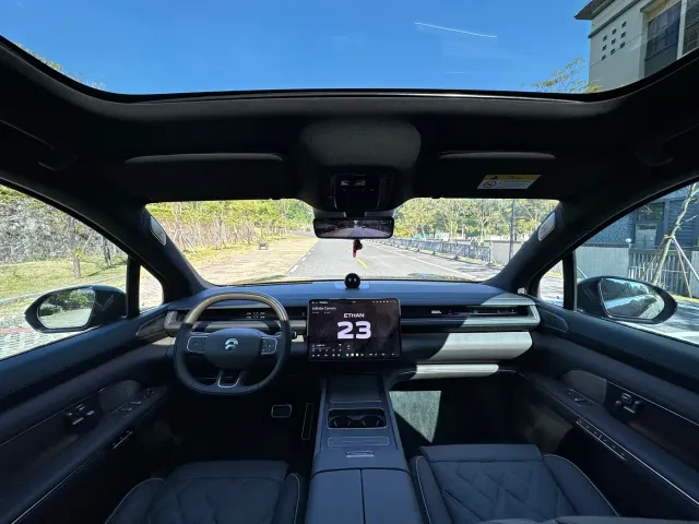 Nio ES8 — Фото автомобиля 5