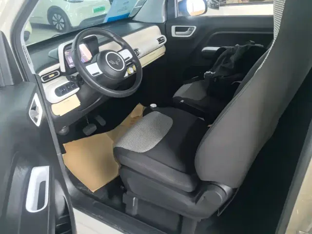 Wuling Hongguang Mini EV — Фото автомобиля 14