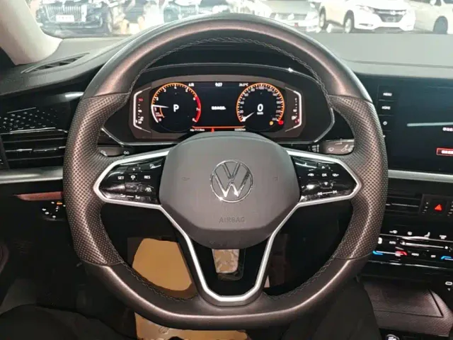 Volkswagen Passat — Фото автомобиля 10