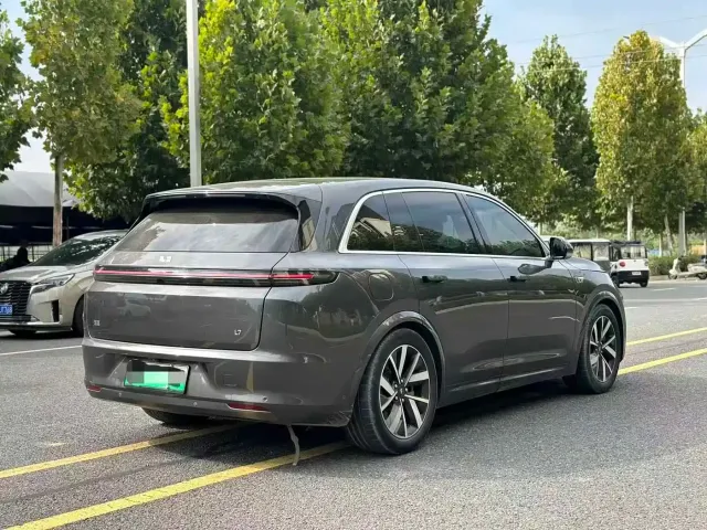 Li Auto L7 — Фото автомобиля 4