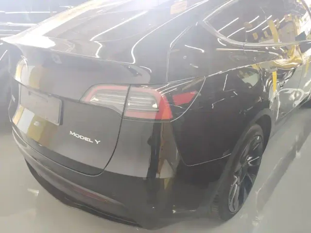 Tesla Model Y — Фото автомобиля 6