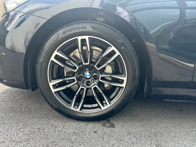 BMW 5 Series — Фото автомобиля 12