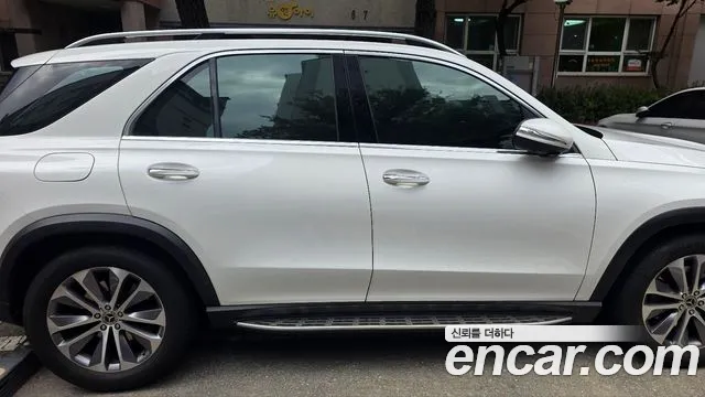 Mercedes-Benz GLE-Class — Фото автомобиля 2