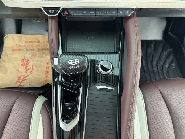 Geely Xingyue L — Фото автомобиля 17