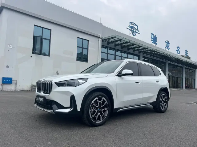 Фотография автомобиля — BMW X1