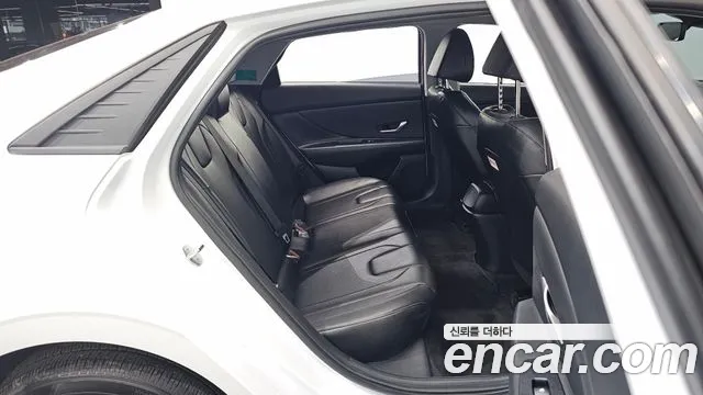 Hyundai AVANTE Avante (CN7) — Фото автомобиля 16