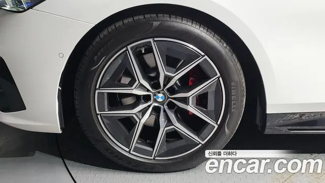 BMW 5 Series G60 — Фото автомобиля 5