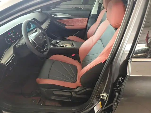 Changan Eado — Фото автомобиля 14