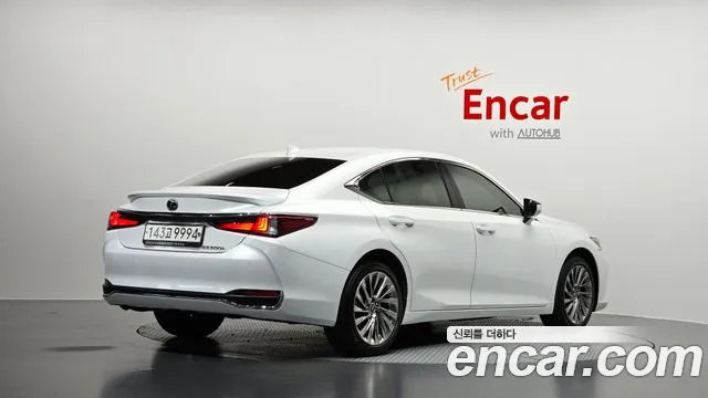 Lexus ES 7th Gen — Фото автомобиля 2