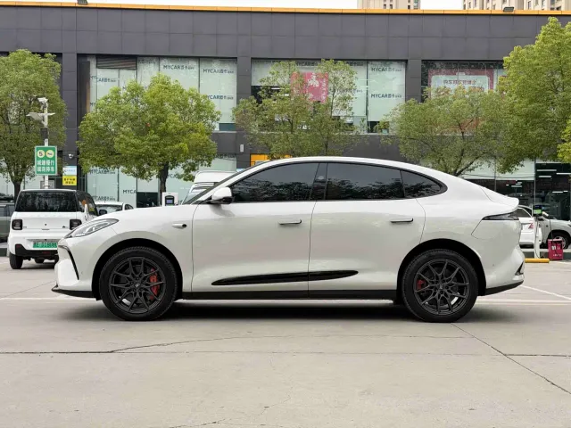 IM Motors LS6 — Фото автомобиля 3