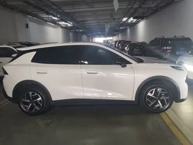 Changan Qiyuan Q05 — Фото автомобиля 27