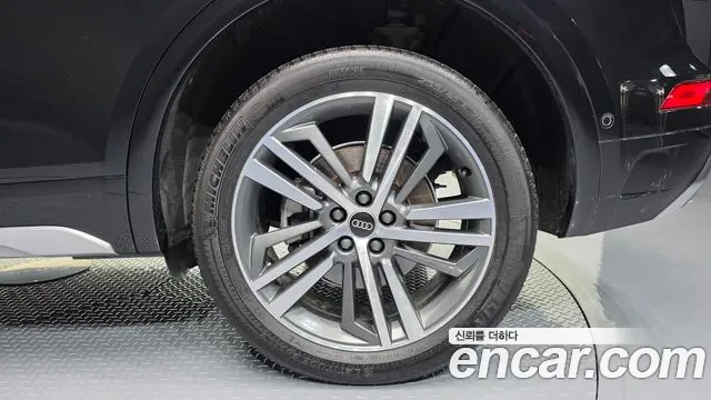 Audi Q5 FY — Фото автомобиля 6