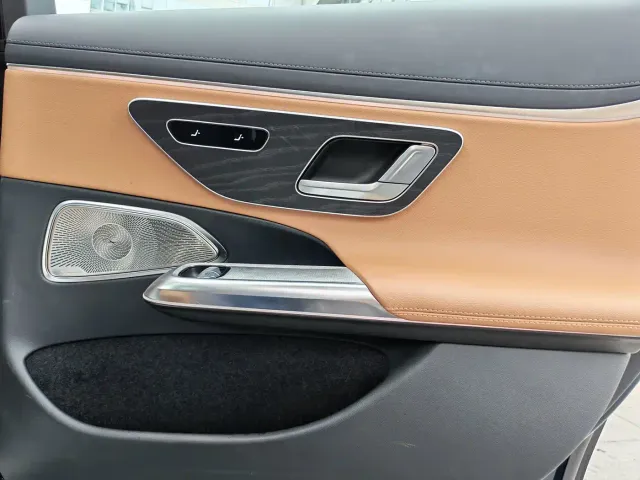 Mercedes-Benz E-Class — Фото автомобиля 27