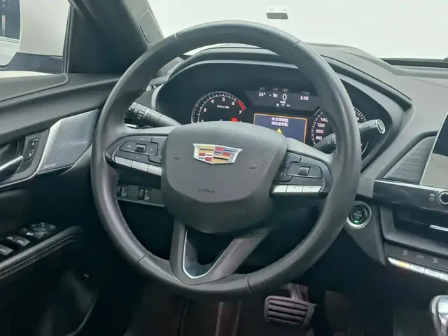 Cadillac CT4 — Фото автомобиля 10
