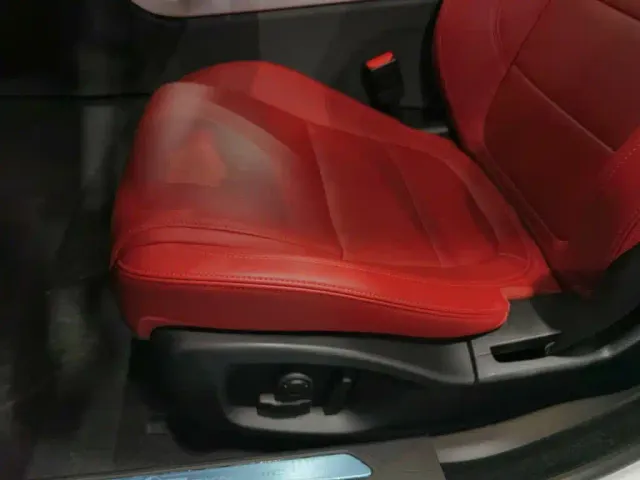 Jaguar XEL — Фото автомобиля 20