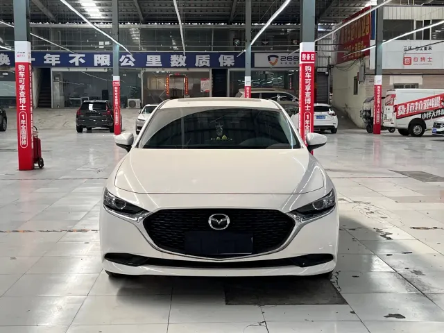 Mazda Axela — Фото автомобиля 2