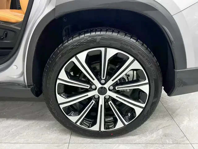 Geely Haoyue L — Фото автомобиля 25