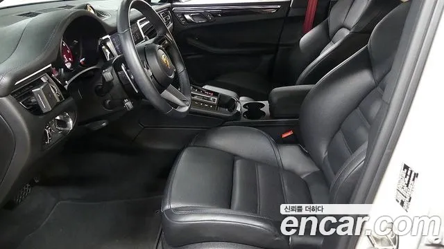 Porsche Macan — Фото автомобиля 10