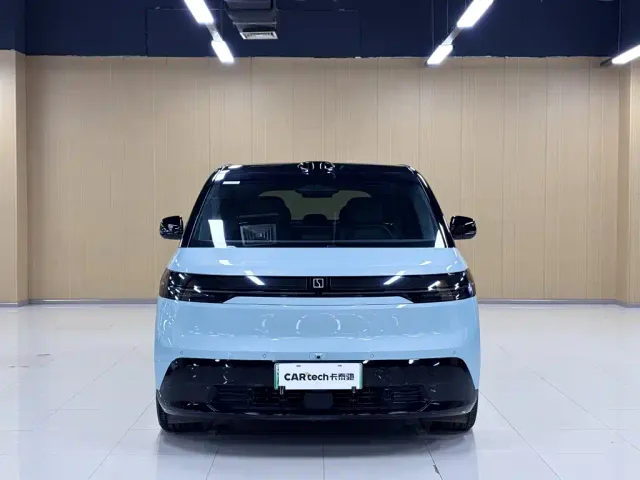 Zeekr Mix — Фото автомобиля 3