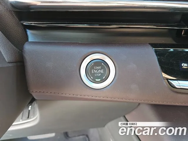 Cadillac Escalade Generation 5 — Фото автомобиля 14