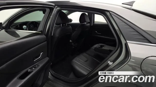 Hyundai Avante CN7 — Фото автомобиля 16