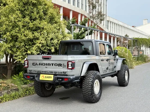 Jeep Gladiator — Фото автомобиля 3
