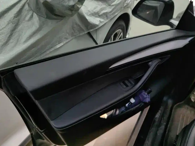 Tesla Model Y — Фото автомобиля 7