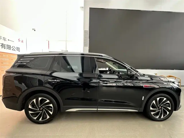 Hongqi HS7 PHEV — Фото автомобиля 5