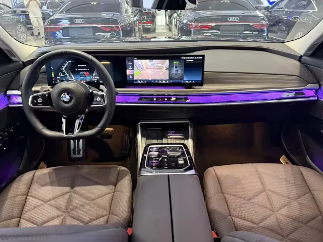 BMW 7 Series — Фото автомобиля 7