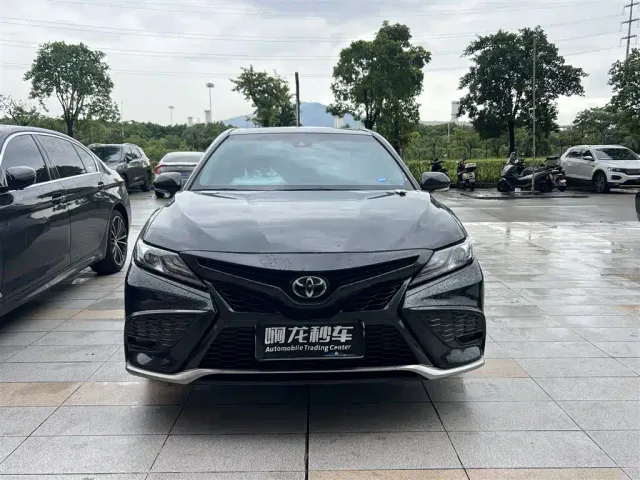 Toyota Camry — Фото автомобиля 2