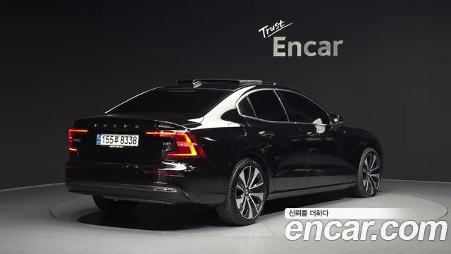 Вольво S60 S60 третьего поколения B5 Ultimate Bright — Фото автомобиля 2
