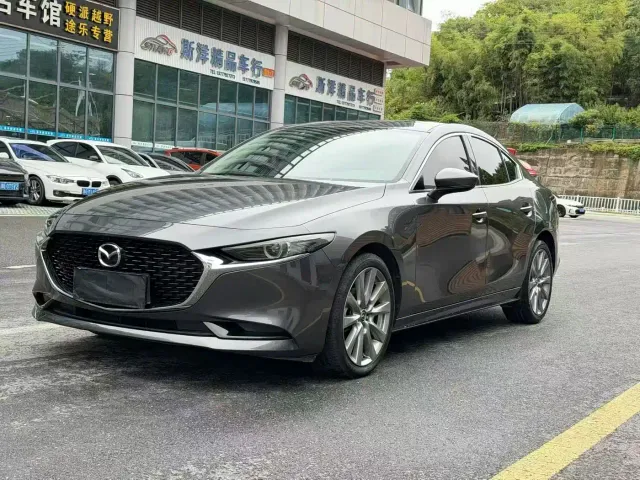 Mazda Axela — Фото автомобиля 3