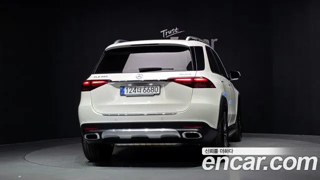Mercedes-Benz GLE-Class — Фото автомобиля 4