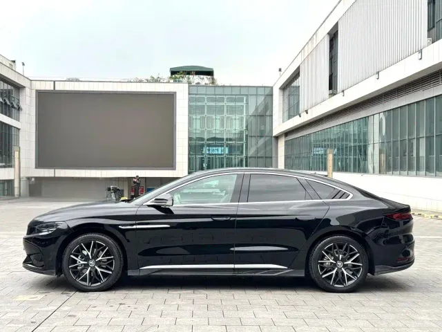 BYD Han — Фото автомобиля 9