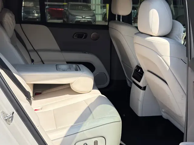 Li Auto i6 — Фото автомобиля 11