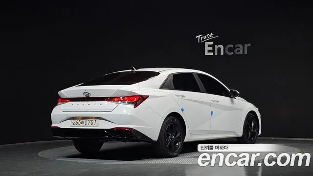 Hyundai Avante — Фото автомобиля 2