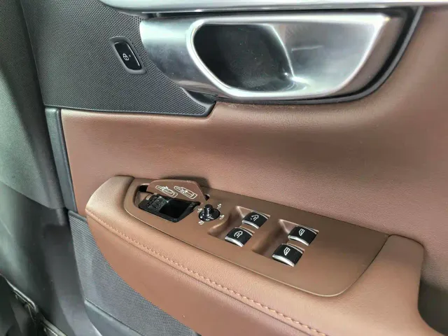 Volvo S90 — Фото автомобиля 16