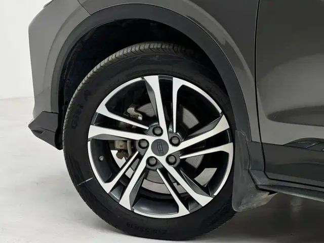 Geely Binyue — Фото автомобиля 11