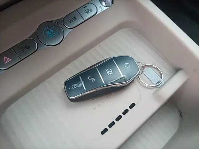 BYD Dolphin — Фото автомобиля 8