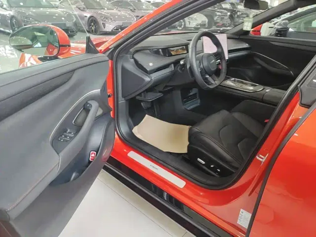 Xiaomi SU7 — Фото автомобиля 15