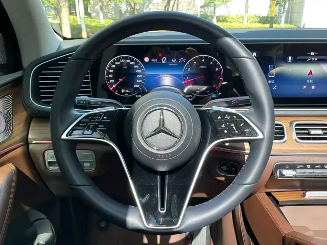 Mercedes-Benz GLE-Class — Фото автомобиля 12