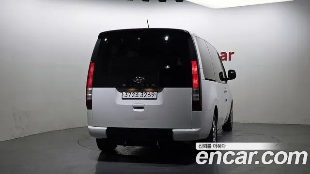 Hyundai Staria Staria L3.5 Инвалидная коляска Подъёмник/Slope — Фото автомобиля 4