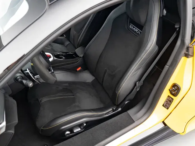 Lotus Emira — Фото автомобиля 10