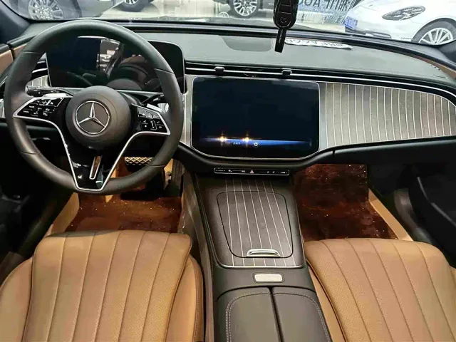 Mercedes-Benz E-Class — Фото автомобиля 15
