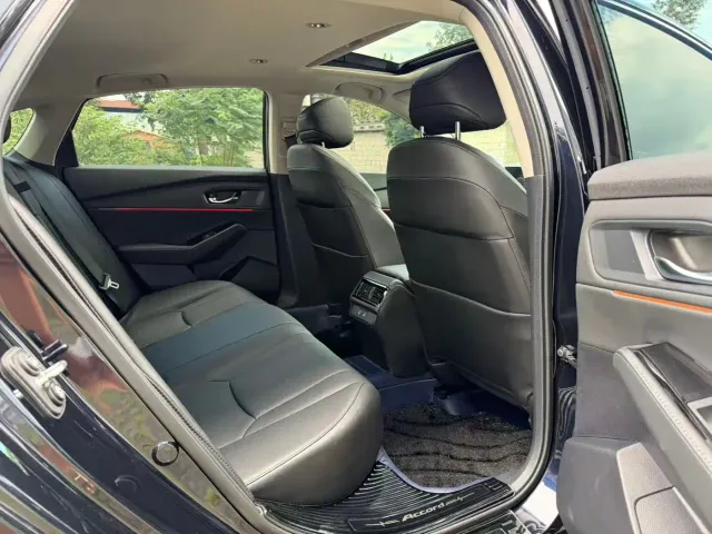 Honda Accord — Фото автомобиля 9