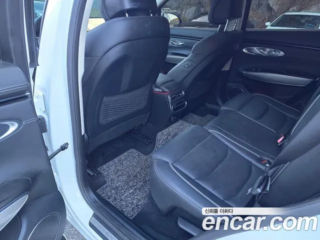 Genesis GV70 — Фото автомобиля 10